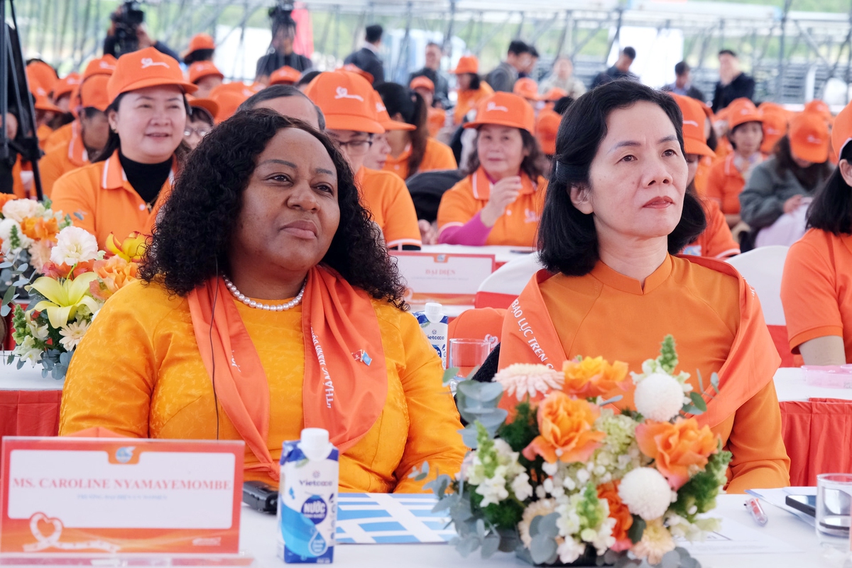 Những hình ảnh đẹp tại Lễ Mít tinh hưởng ứng Tháng Hành động vì bình đẳng giới năm 2025- Ảnh 2.