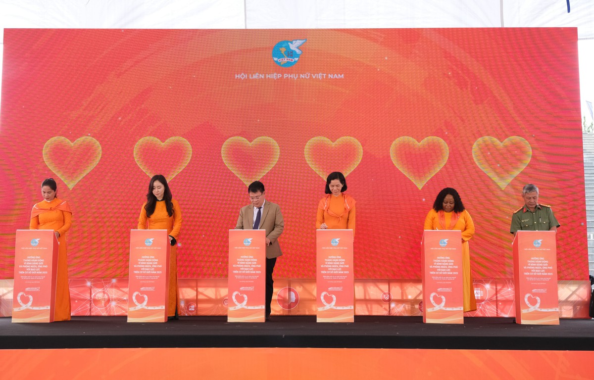 Những hình ảnh đẹp tại Lễ Mít tinh hưởng ứng Tháng Hành động vì bình đẳng giới năm 2025- Ảnh 8.