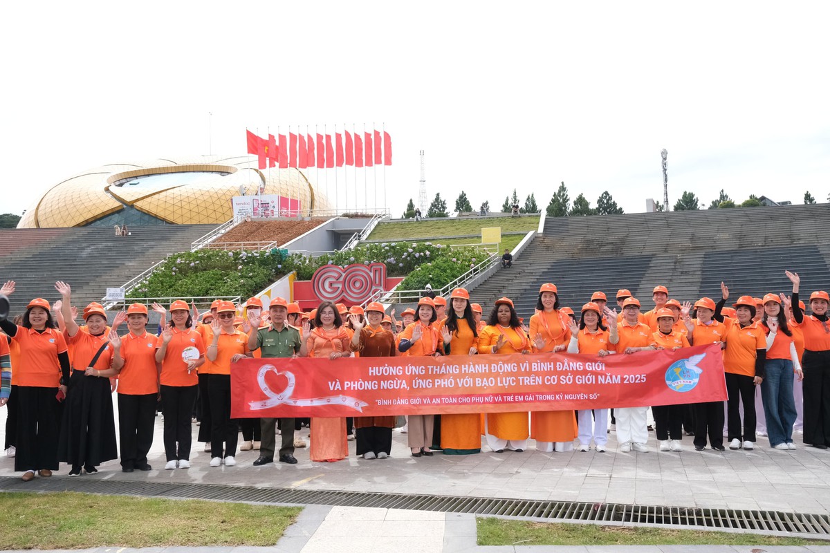 Những hình ảnh đẹp tại Lễ Mít tinh hưởng ứng Tháng Hành động vì bình đẳng giới năm 2025- Ảnh 16.