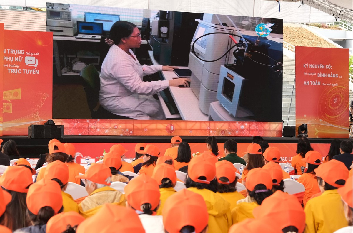 Những hình ảnh đẹp tại Lễ Mít tinh hưởng ứng Tháng Hành động vì bình đẳng giới năm 2025- Ảnh 9.