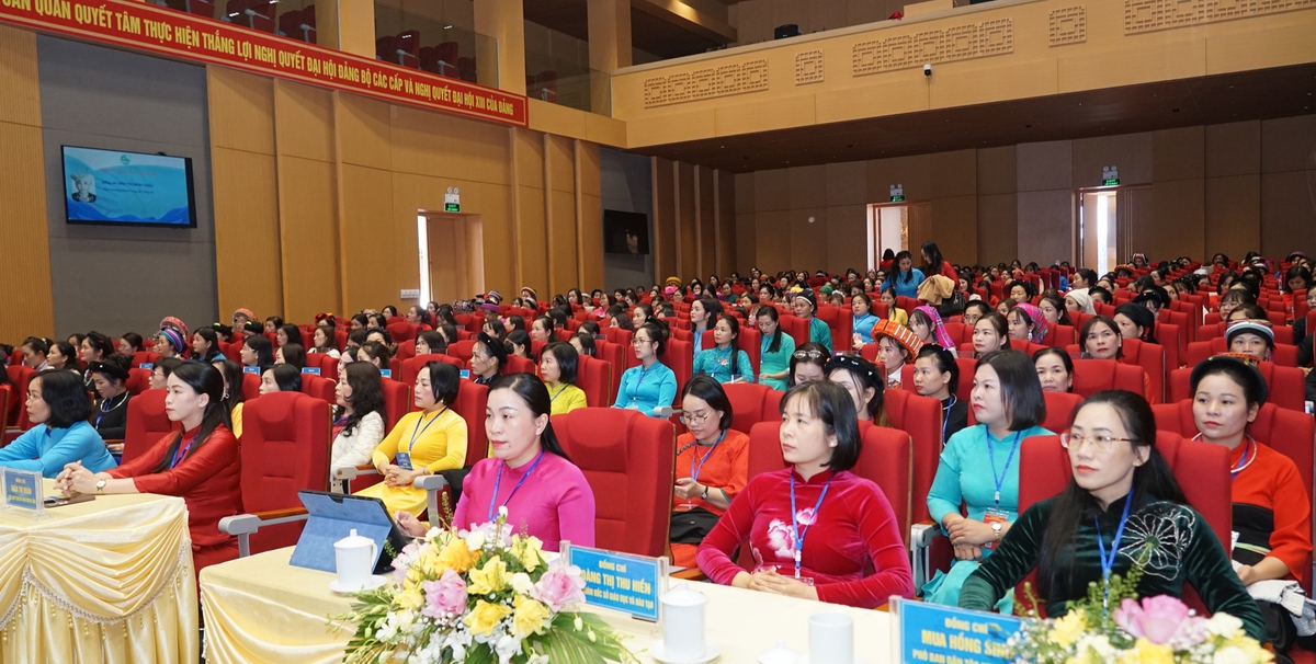 Đại hội đại biểu Phụ nữ tỉnh Tuyên Quang lần thứ I, nhiệm kỳ 2025 - 2030 hoàn thành phiên thứ nhất- Ảnh 2.