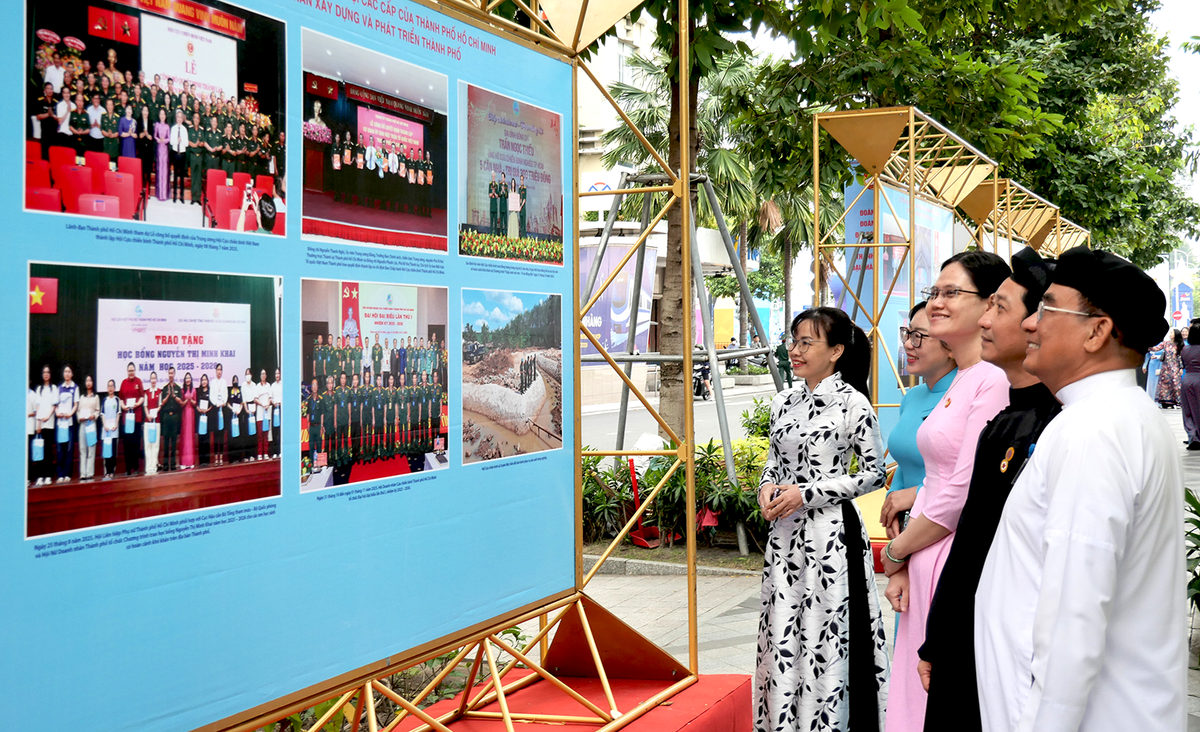 Đoàn đại biểu Đại hội MTTQ Việt Nam TPHCM dâng hoa tưởng nhớ Chủ tịch Hồ Chí Minh- Ảnh 7. Đoàn đại biểu Đại hội MTTQ Việt Nam TPHCM dâng hoa tưởng nhớ Chủ tịch Hồ Chí Minh- Ảnh 7.