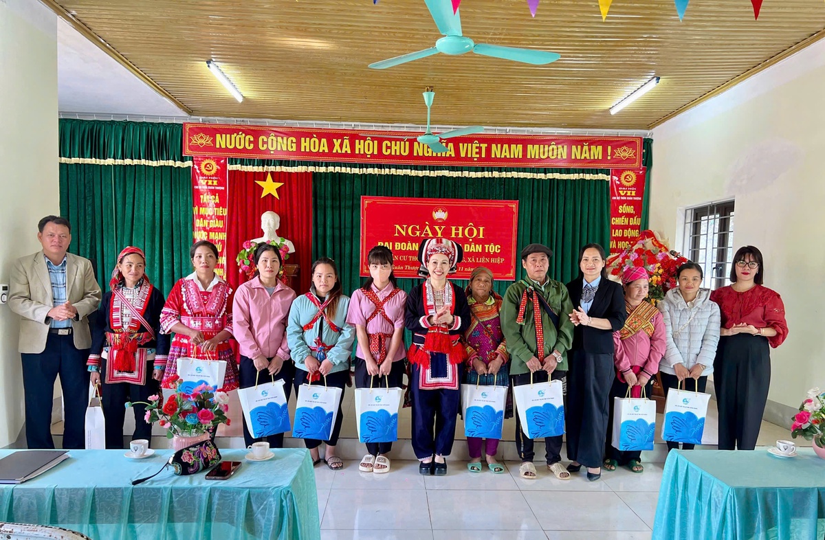 350 đại biểu dự Đại hội đại biểu Phụ nữ tỉnh Tuyên Quang lần thứ I, nhiệm kỳ 2025 - 2030- Ảnh 3.