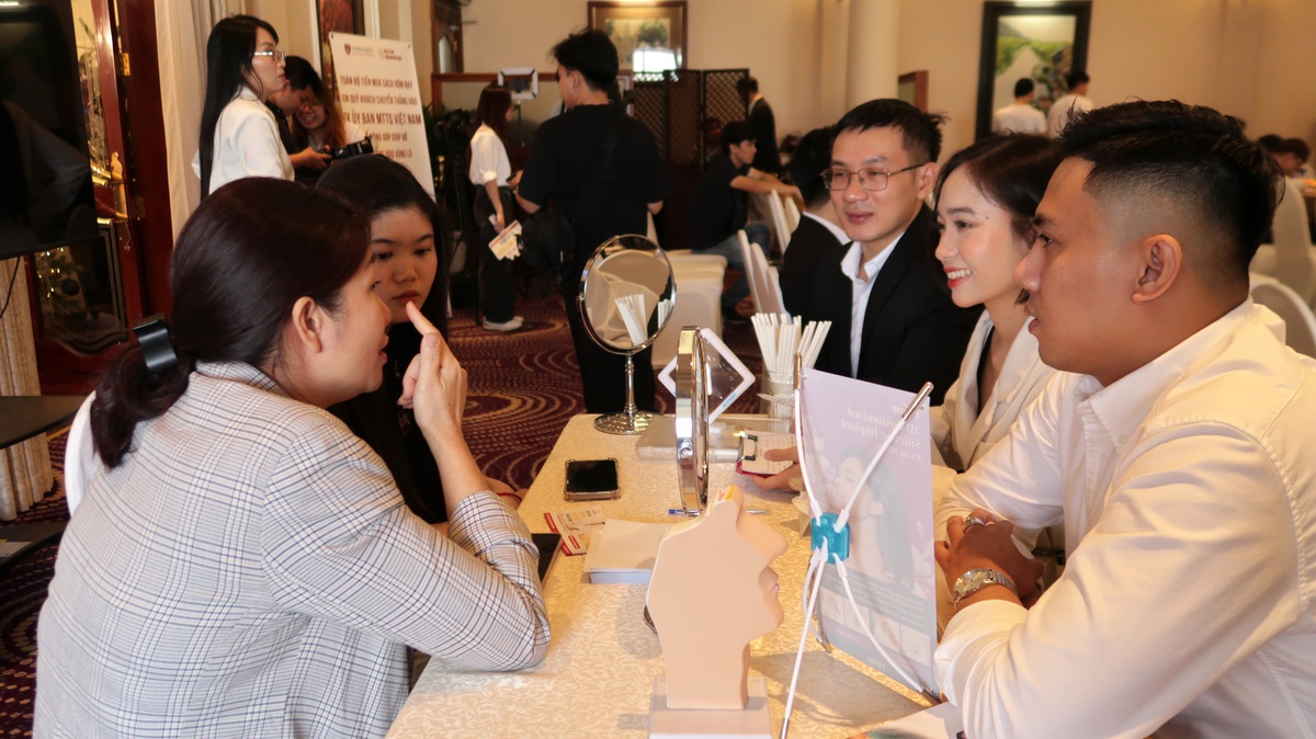 Sách "Kiến tạo dáng mũi đẹp và an toàn" - Cẩm nang làm đẹp bổ ích cho chị em- Ảnh 2. Sách "Kiến tạo dáng mũi đẹp và an toàn" - Cẩm nang làm đẹp bổ ích cho chị em- Ảnh 2.