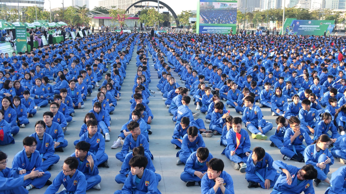 Hơn 60.000 học sinh TPHCM đồng diễn võ nhạc Vovinam cùng xác lập kỷ lục thế giới- Ảnh 1.
