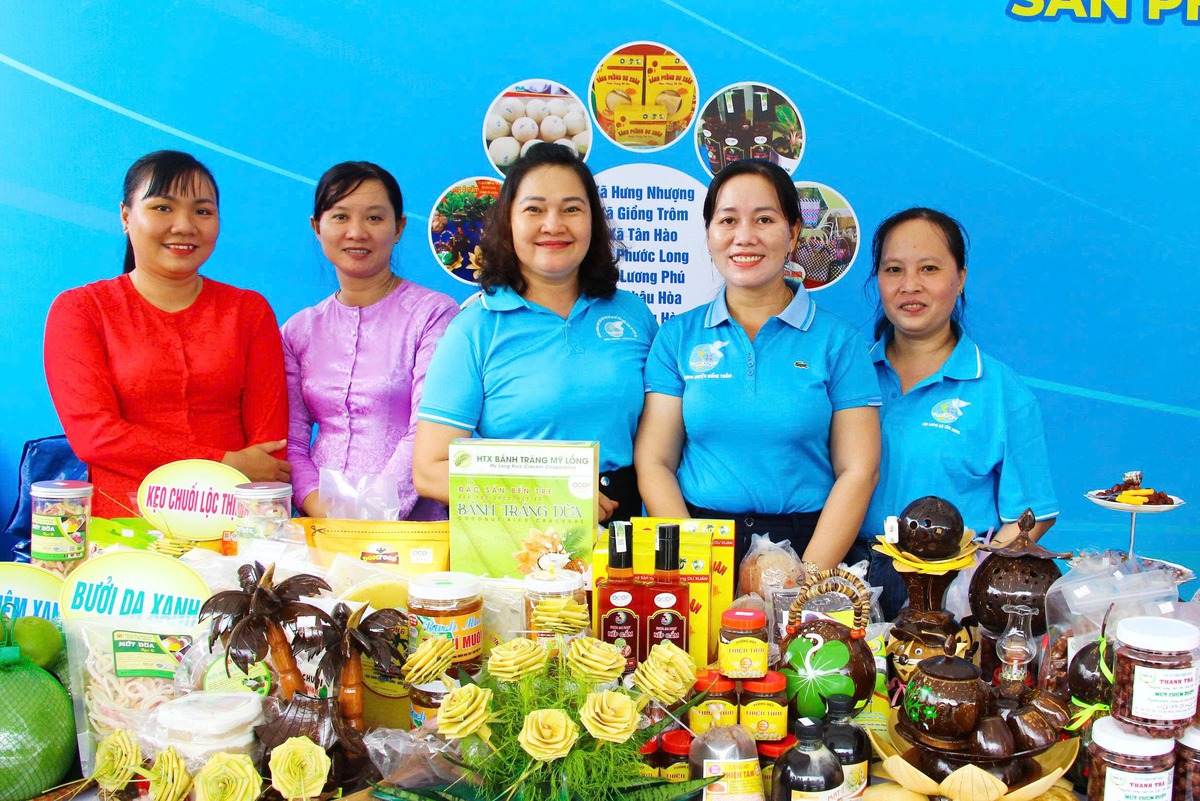 Vĩnh Long: Phát huy vai trò của Hội LHPN trong hỗ trợ phụ nữ khởi nghiệp, tiếp cận tài chính toàn diện- Ảnh 3. Vĩnh Long: Phát huy vai trò của Hội LHPN trong hỗ trợ phụ nữ khởi nghiệp, tiếp cận tài chính toàn diện- Ảnh 3.