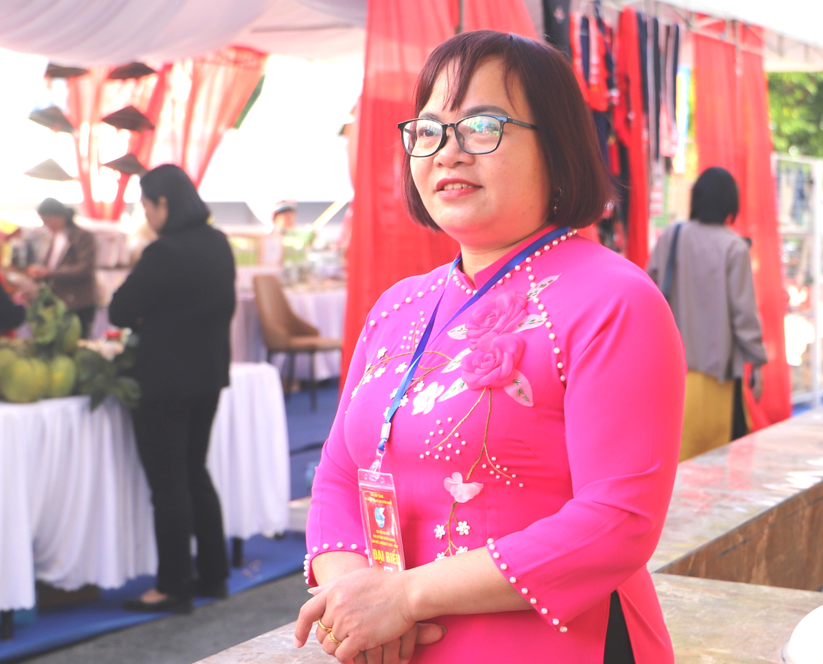 Đổi mới phương thức tuyên truyền, nâng cao nhận thức cho phụ nữ dân tộc thiểu số Đồng Văn- Ảnh 1. Đổi mới phương thức tuyên truyền, nâng cao nhận thức cho phụ nữ dân tộc thiểu số Đồng Văn- Ảnh 1.