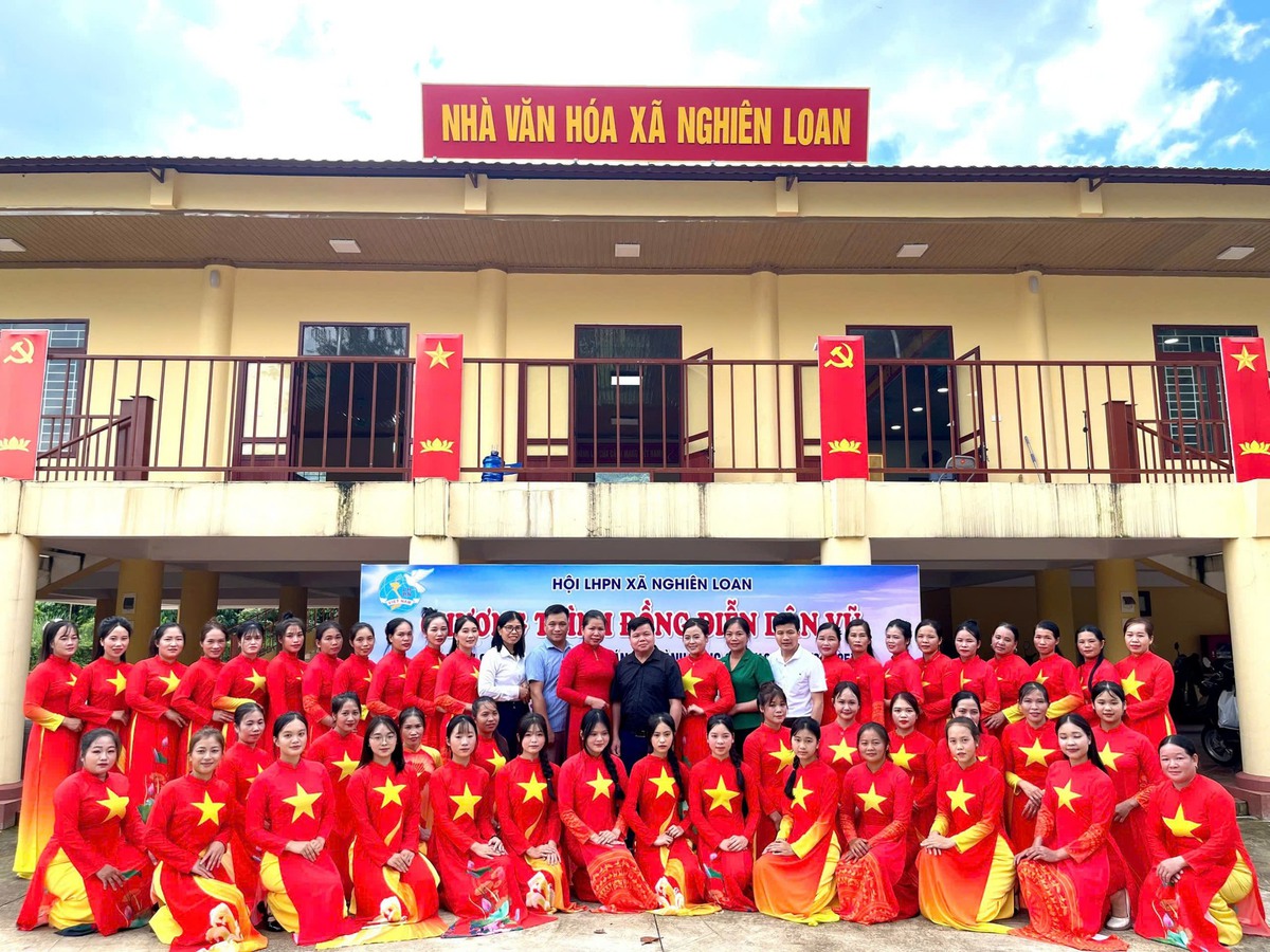 Mạng lưới tuyên truyền viên giúp phụ nữ Nghiên Loan thoát “nghèo thông tin”- Ảnh 2. Mạng lưới tuyên truyền viên giúp phụ nữ Nghiên Loan thoát “nghèo thông tin”- Ảnh 2.