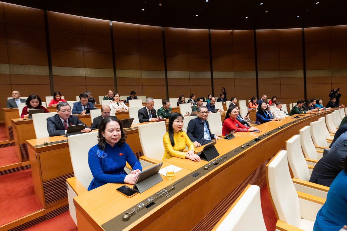 Quốc hội yêu cầu sớm trả lương theo vị trí việc làm- Ảnh 1.