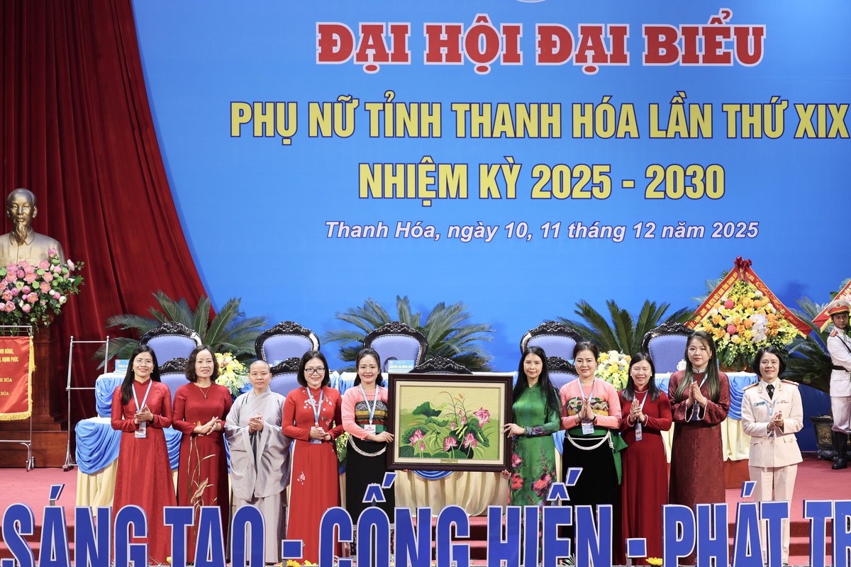Những hình ảnh đẹp tại Đại hội đại biểu Phụ nữ tỉnh Thanh Hóa lần thứ XIX, nhiệm kỳ 2025-2030- Ảnh 8. Những hình ảnh đẹp tại Đại hội đại biểu Phụ nữ tỉnh Thanh Hóa lần thứ XIX, nhiệm kỳ 2025-2030- Ảnh 8.
