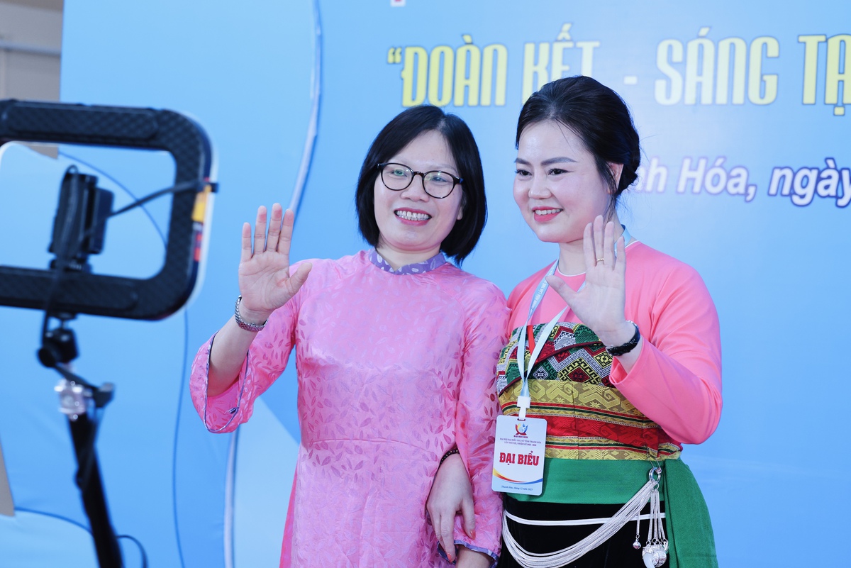 Những hình ảnh đẹp tại Đại hội đại biểu Phụ nữ tỉnh Thanh Hóa lần thứ XIX, nhiệm kỳ 2025-2030- Ảnh 7. Những hình ảnh đẹp tại Đại hội đại biểu Phụ nữ tỉnh Thanh Hóa lần thứ XIX, nhiệm kỳ 2025-2030- Ảnh 7.