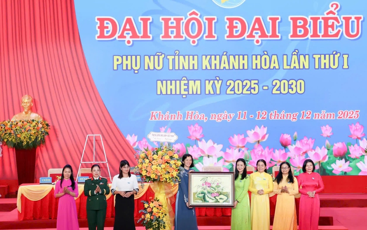 Nâng cao vị thế phụ nữ Khánh Hòa trong kỷ nguyên số và hội nhập quốc tế- Ảnh 2.