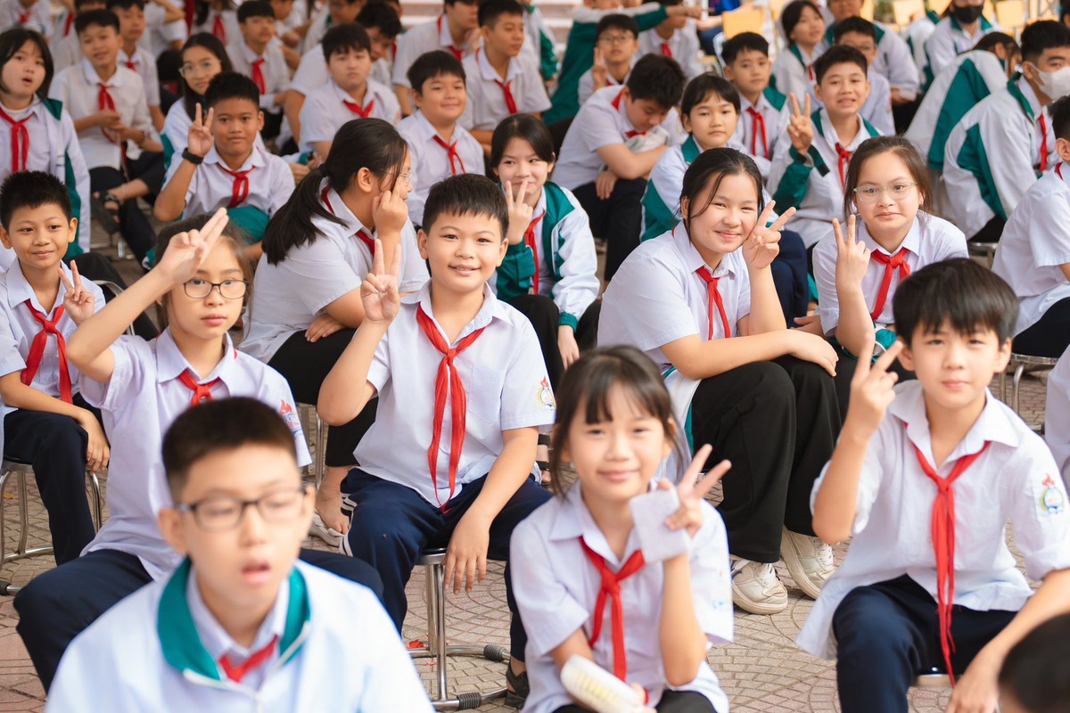 Lỗ hổng trong quản lý dạy thêm, học thêm cần sớm được làm rõ- Ảnh 1.