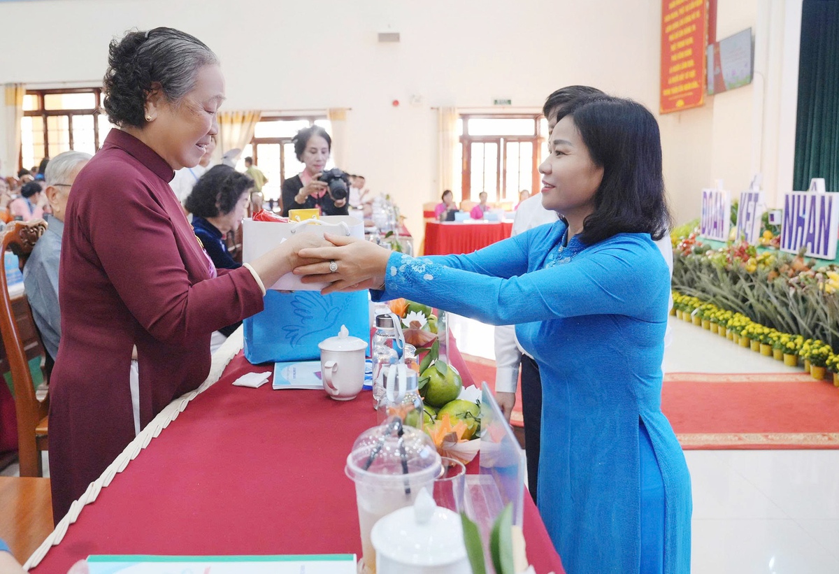 Những hình ảnh đẹp tại Đại hội đại biểu Phụ nữ TP Cần Thơ lần thứ I, nhiệm kỳ 2025-2030- Ảnh 6.