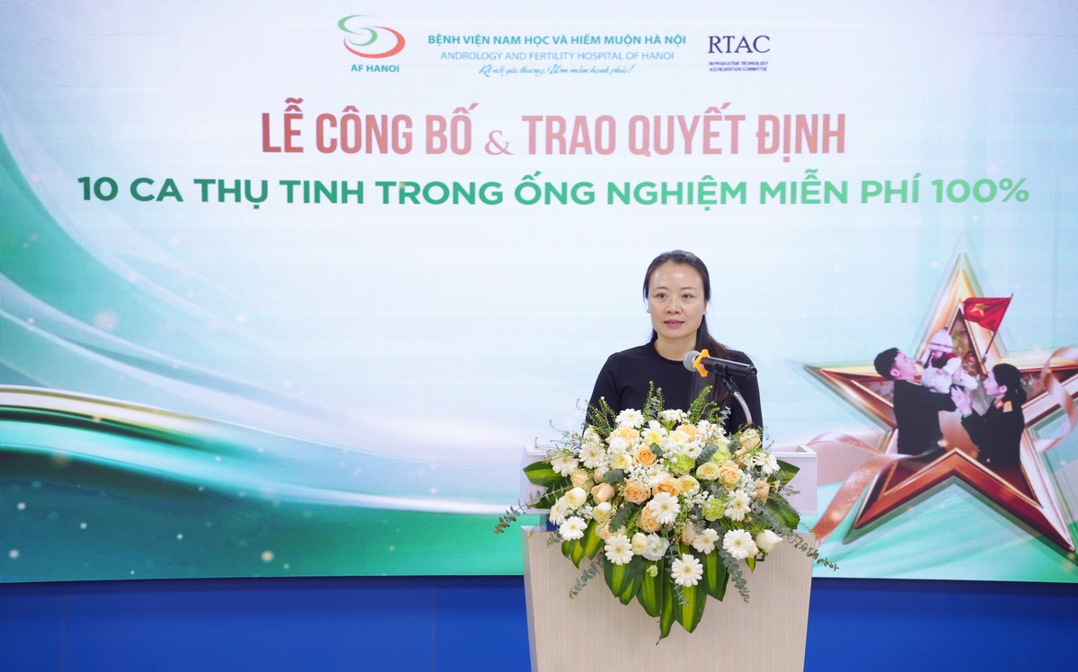 Tiếp tục trao quyết định miễn phí 10 ca thụ tinh trong ống nghiệm cho người hiếm muộn- Ảnh 1. Tiếp tục trao quyết định miễn phí 10 ca thụ tinh trong ống nghiệm cho người hiếm muộn- Ảnh 1.