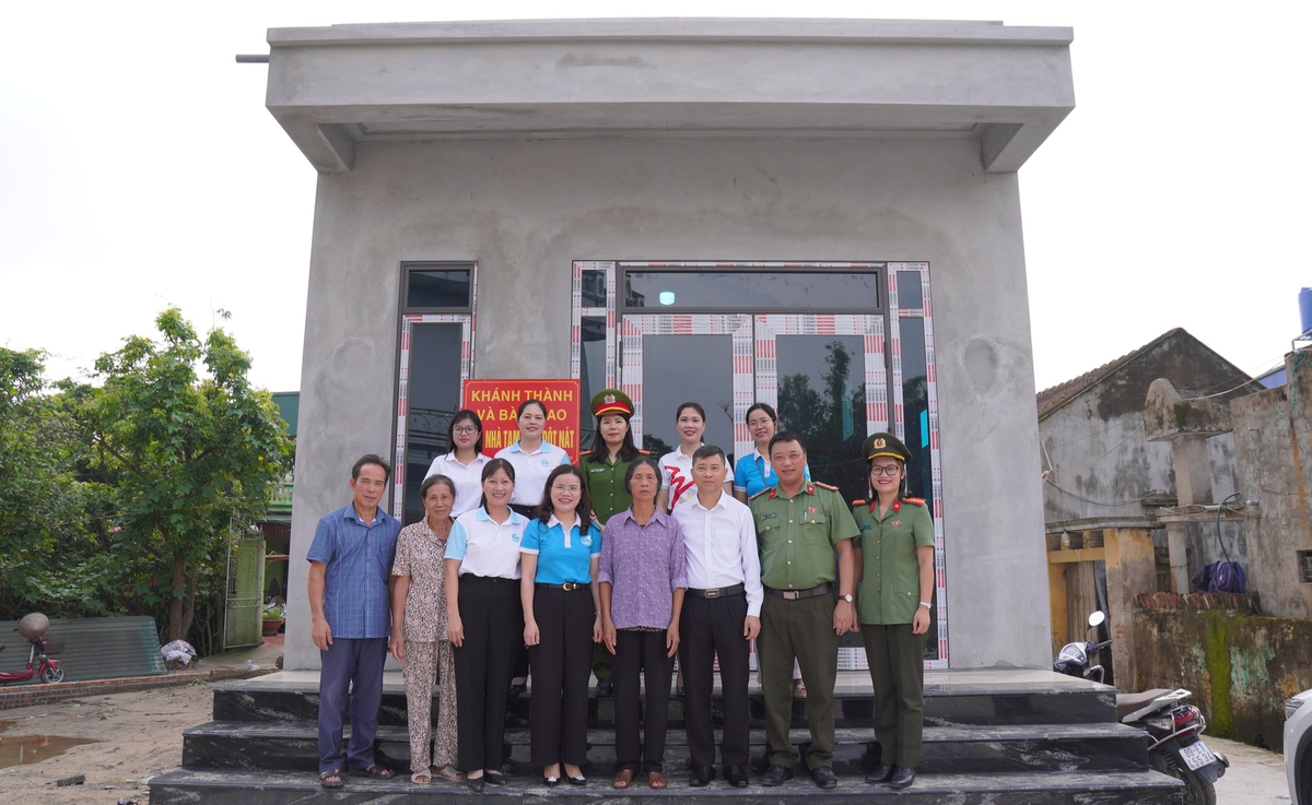 10 dấu ấn nổi bật của Hội LHPN tỉnh Hưng Yên giai đoạn 2021-2025- Ảnh 8. 10 dấu ấn nổi bật của Hội LHPN tỉnh Hưng Yên giai đoạn 2021-2025- Ảnh 8.