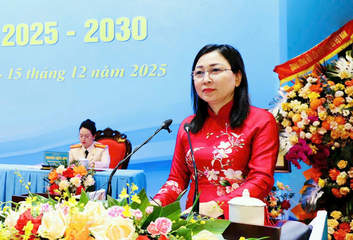 Những hình ảnh đẹp tại Đại hội đại biểu Phụ nữ tỉnh Ninh Bình lần thứ I, nhiệm kỳ 2025-2030- Ảnh 4.