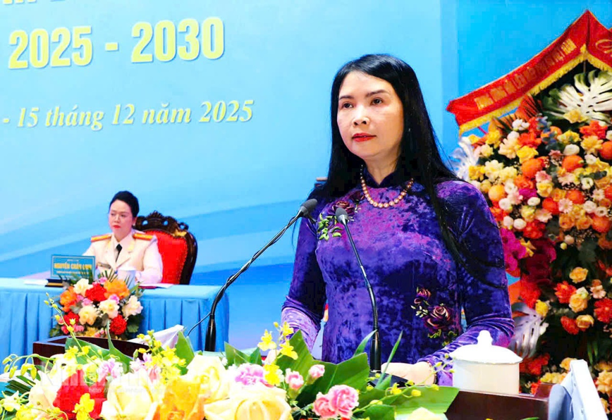 Những hình ảnh đẹp tại Đại hội đại biểu Phụ nữ tỉnh Ninh Bình lần thứ I, nhiệm kỳ 2025-2030- Ảnh 3.