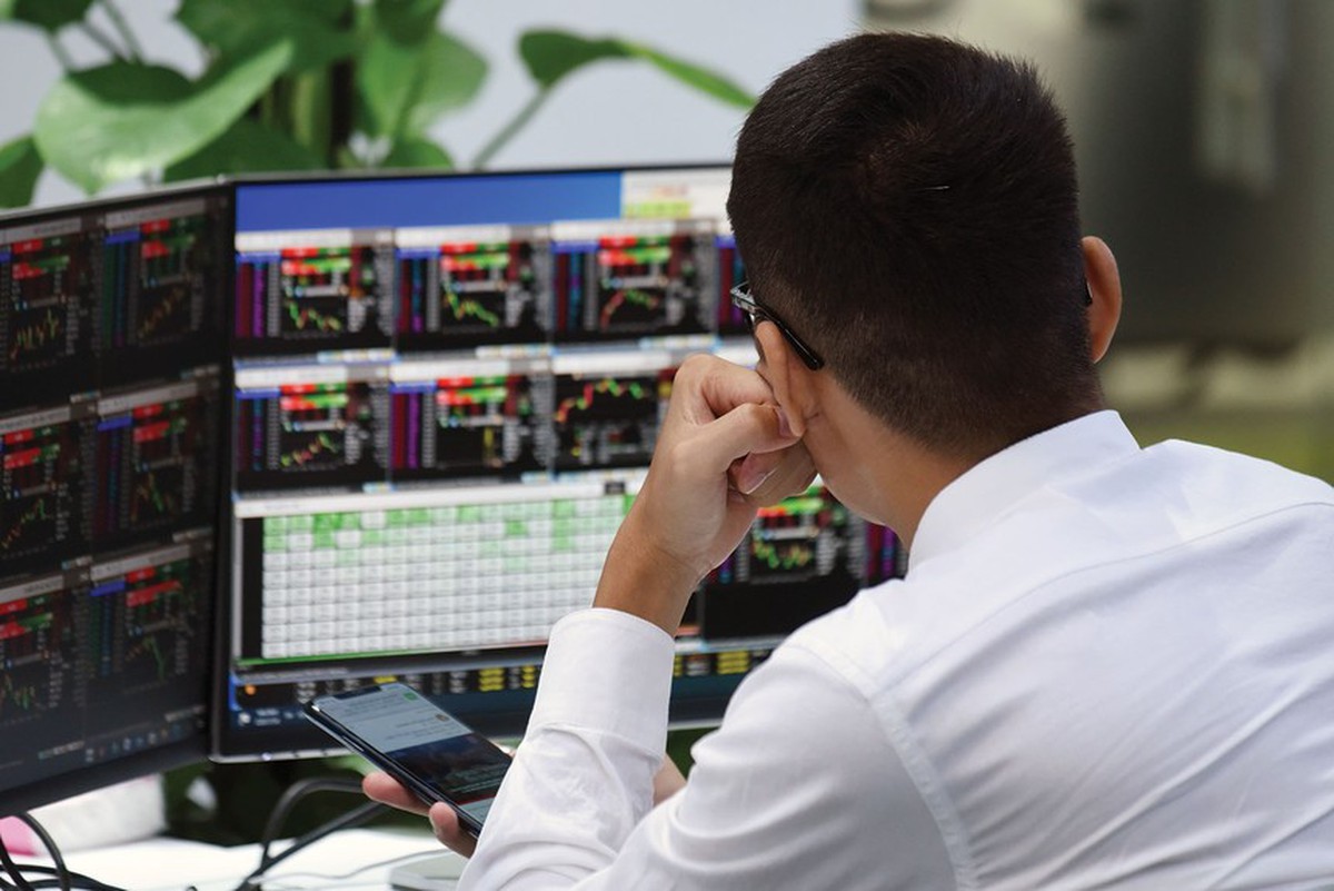 VN-Index hụt hơi, cổ phiếu bất động sản vẫn chìm trong sắc đỏ- Ảnh 2. VN-Index hụt hơi, cổ phiếu bất động sản vẫn chìm trong sắc đỏ- Ảnh 2.