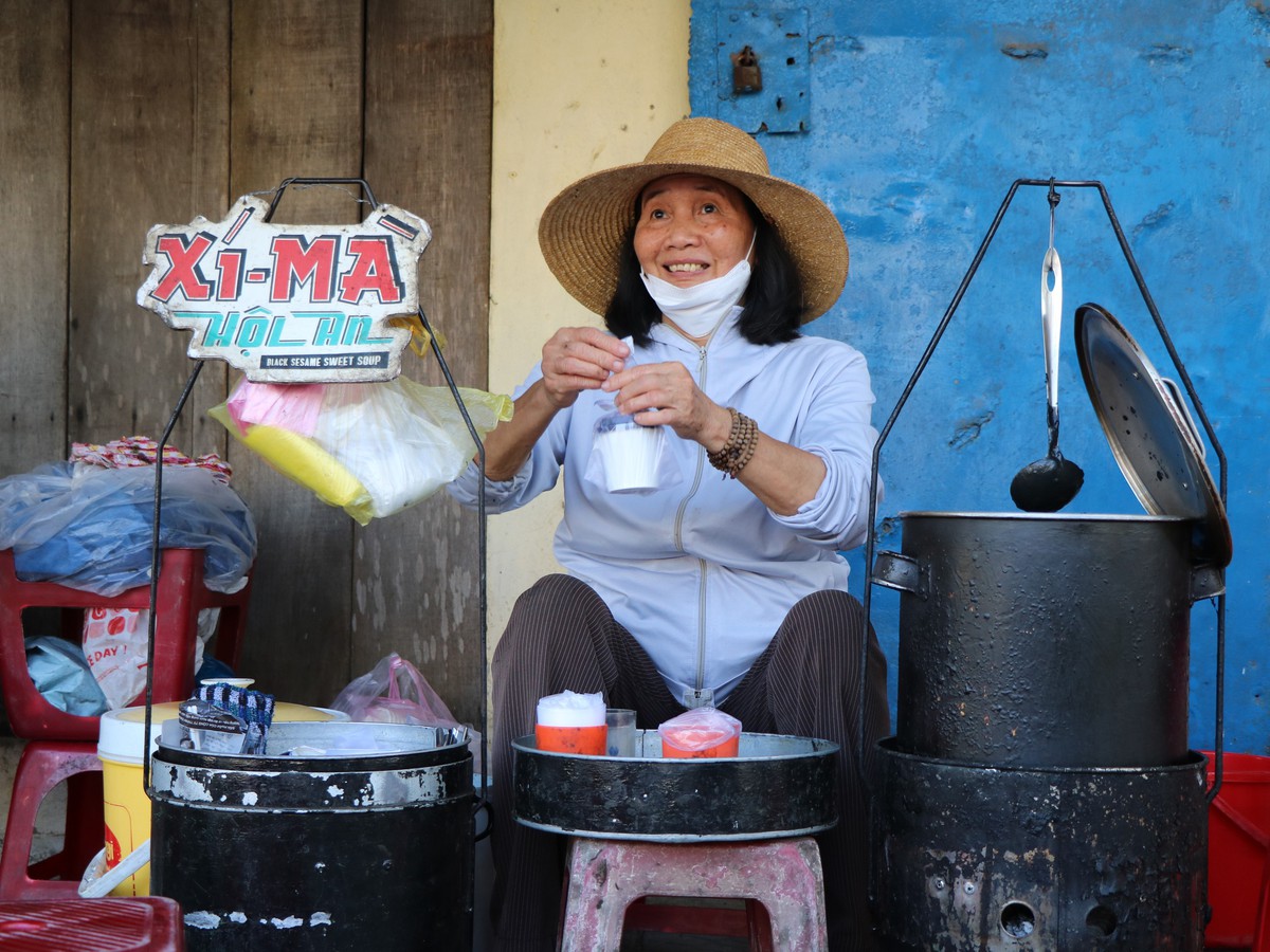 Một chén xí mà buổi sớm và hành trình giữ nghề bằng chữ hiếu ở phố cổ Hội An- Ảnh 6. Một chén xí mà buổi sớm và hành trình giữ nghề bằng chữ hiếu ở phố cổ Hội An- Ảnh 6.