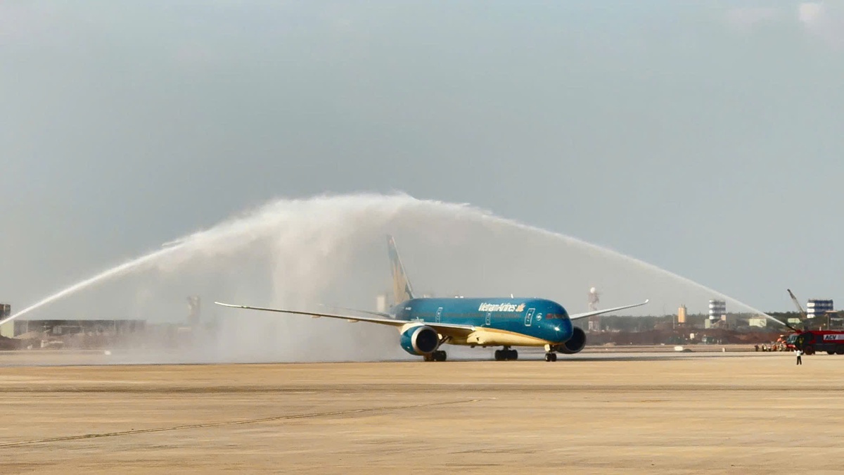 Máy bay Boeing 787 hoàn tất chu trình bay kỹ thuật đầu tiên tại sân bay Long Thành- Ảnh 1.