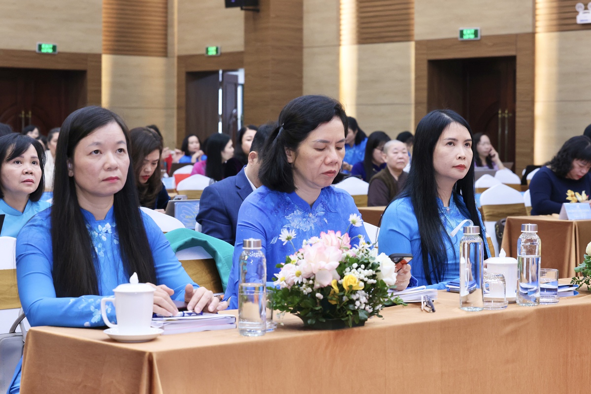 Nhiều nội dung quan trọng được thảo luận Hội nghị Ban Chấp hành TƯ Hội LHPN Việt Nam lần thứ 15- Ảnh 1. Nhiều nội dung quan trọng được thảo luận Hội nghị Ban Chấp hành TƯ Hội LHPN Việt Nam lần thứ 15- Ảnh 1.
