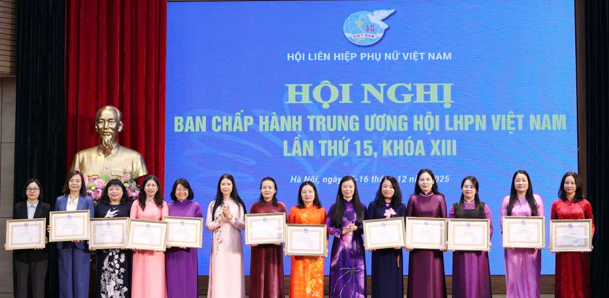 Bế mạc Hội nghị lần thứ 15 Ban Chấp hành TƯ Hội LHPN Việt Nam khóa XIII- Ảnh 7. Bế mạc Hội nghị lần thứ 15 Ban Chấp hành TƯ Hội LHPN Việt Nam khóa XIII- Ảnh 7.