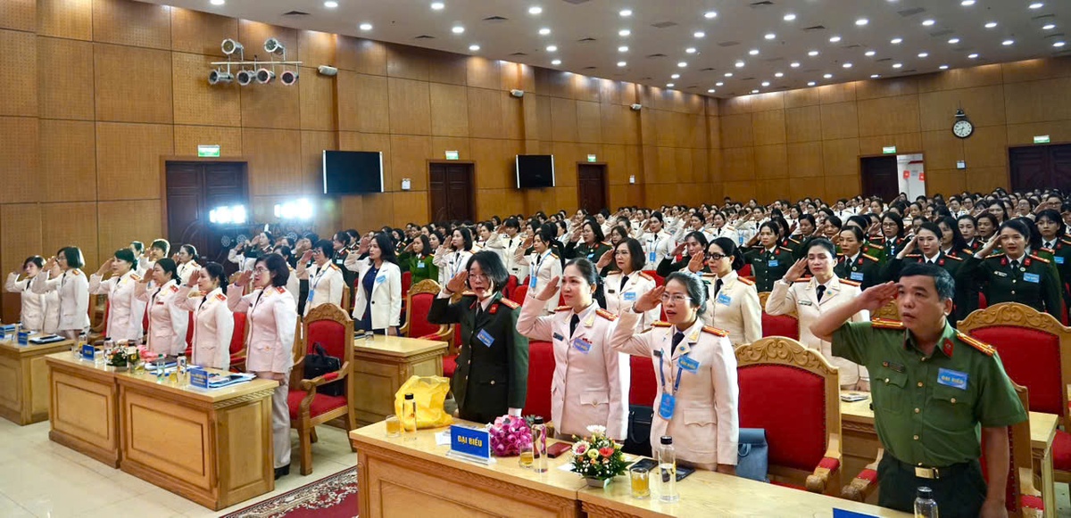 Đại hội đại biểu Phụ nữ Bộ Công an lần thứ X hoàn thành Phiên thứ nhất với nhiều nội dung quan trọng- Ảnh 1. Đại hội đại biểu Phụ nữ Bộ Công an lần thứ X hoàn thành Phiên thứ nhất với nhiều nội dung quan trọng- Ảnh 1.
