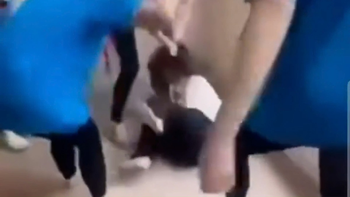 Nữ sinh lớp 8 ở Bắc Ninh nhập viện vì bị đánh hội đồng ngay trong trường học- Ảnh 1.