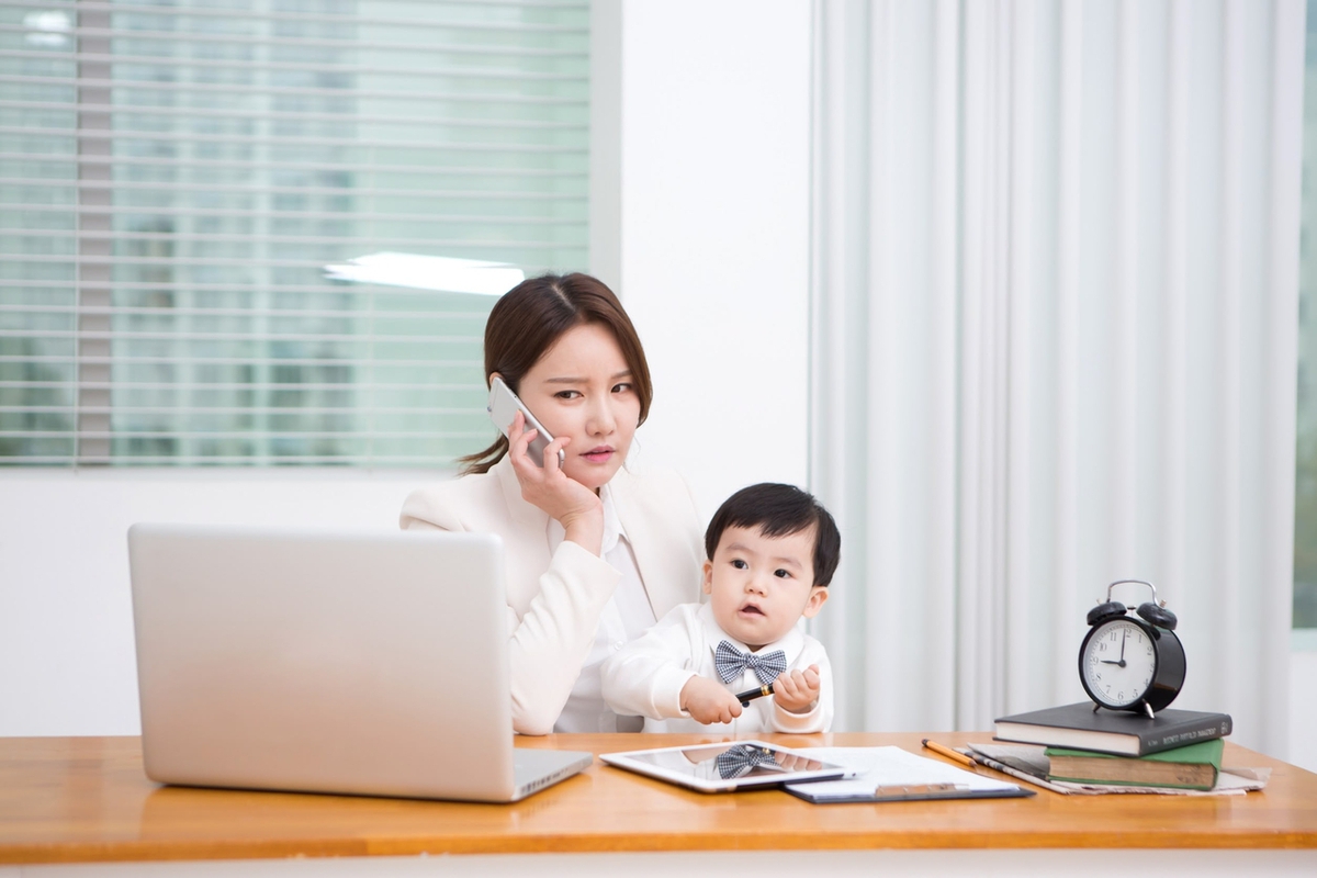 "Vỡ mộng ở nhà chồng nuôi", phụ nữ Hàn Quốc ồ ạt quay lại công sở- Ảnh 1.