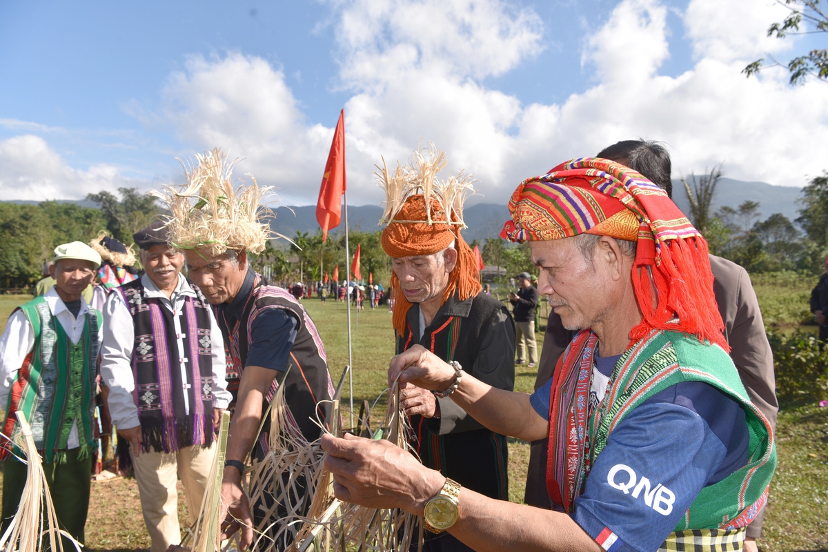 Từ lễ hội tế thần nước của người Pa Cô: Thanh niên đã bắt đầu vào cuộc- Ảnh 2.