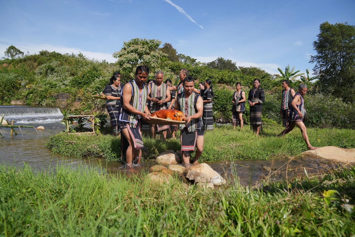 Đồng bào M'nông xã Đam Rông 4 rộn ràng chuẩn bị tái hiện Lễ cúng bến nước- Ảnh 2.