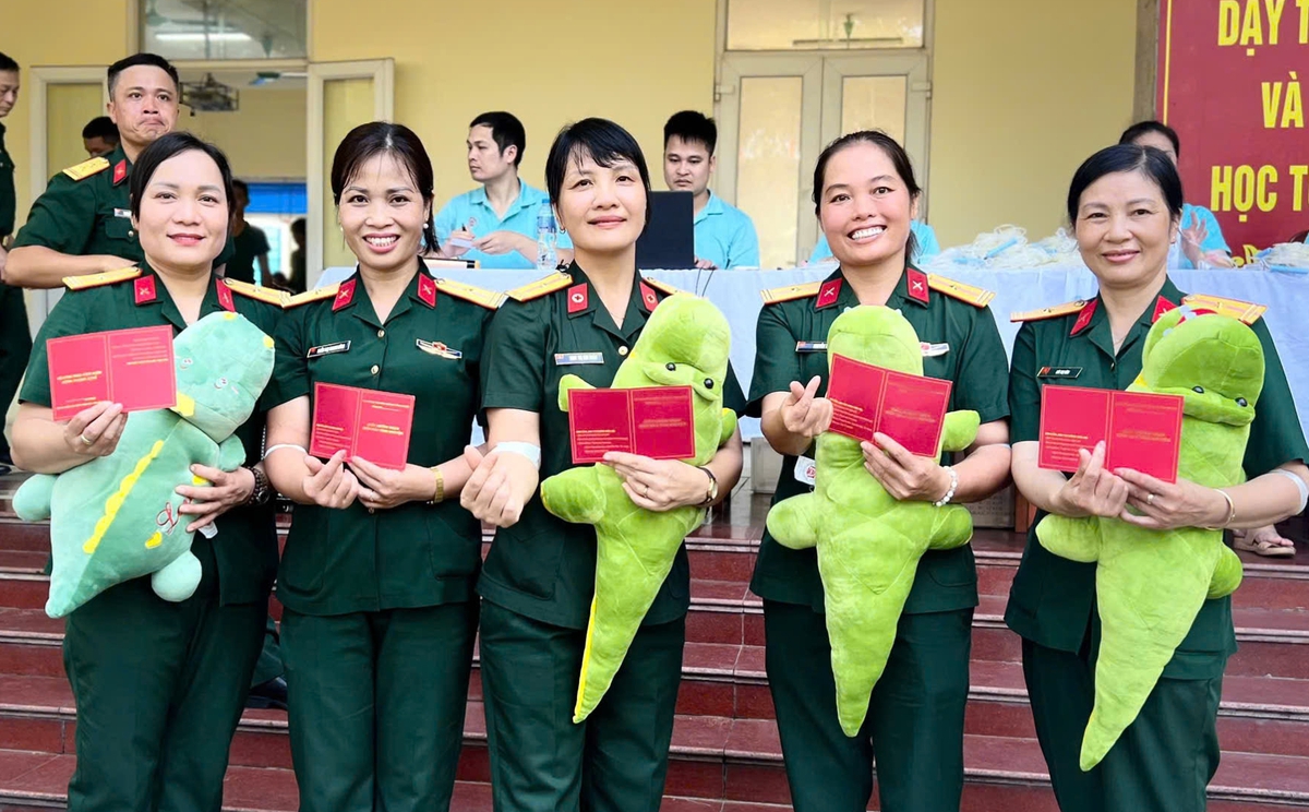 Thực hiện tốt các chế độ, chính sách cho phụ nữ Quân khu 3- Ảnh 3. Thực hiện tốt các chế độ, chính sách cho phụ nữ Quân khu 3- Ảnh 3.