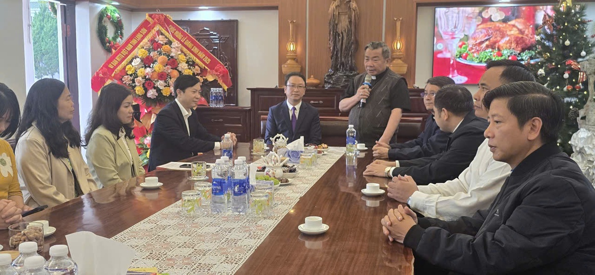 UBTƯ MTTQ Việt Nam thăm, chúc mừng Tòa Giám mục Giáo phận Lạng Sơn - Cao Bằng- Ảnh 2. UBTƯ MTTQ Việt Nam thăm, chúc mừng Tòa Giám mục Giáo phận Lạng Sơn - Cao Bằng- Ảnh 2.