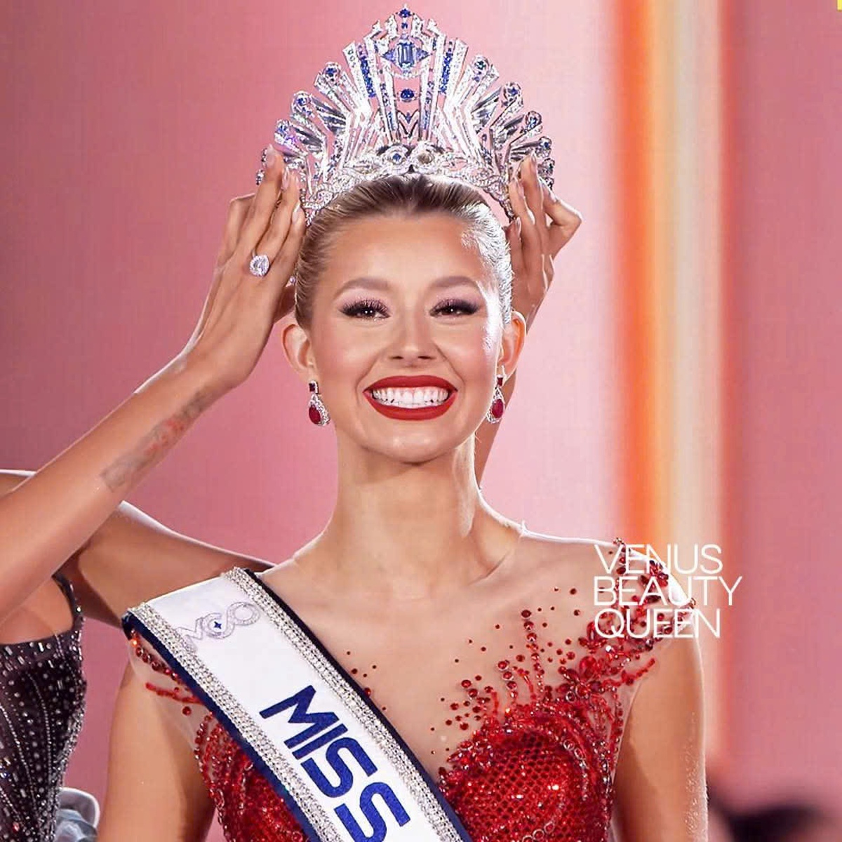 Người đẹp Mỹ đăng quang Miss Cosmo 2025- Ảnh 5.