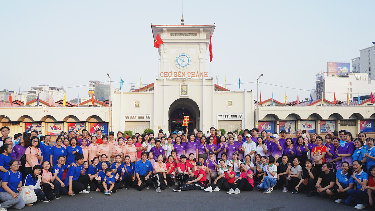 Giải đi bộ quanh chợ Bến Thành gây quỹ hơn 900 triệu đồng hỗ trợ người nghèo- Ảnh 11.