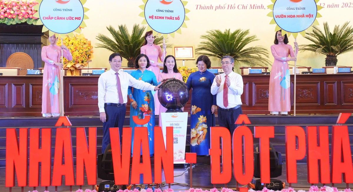 Những hình ảnh đẹp tại Đại hội Đại biểu Phụ nữ TPHCM lần thứ I, nhiệm kỳ 2025-2030- Ảnh 12.