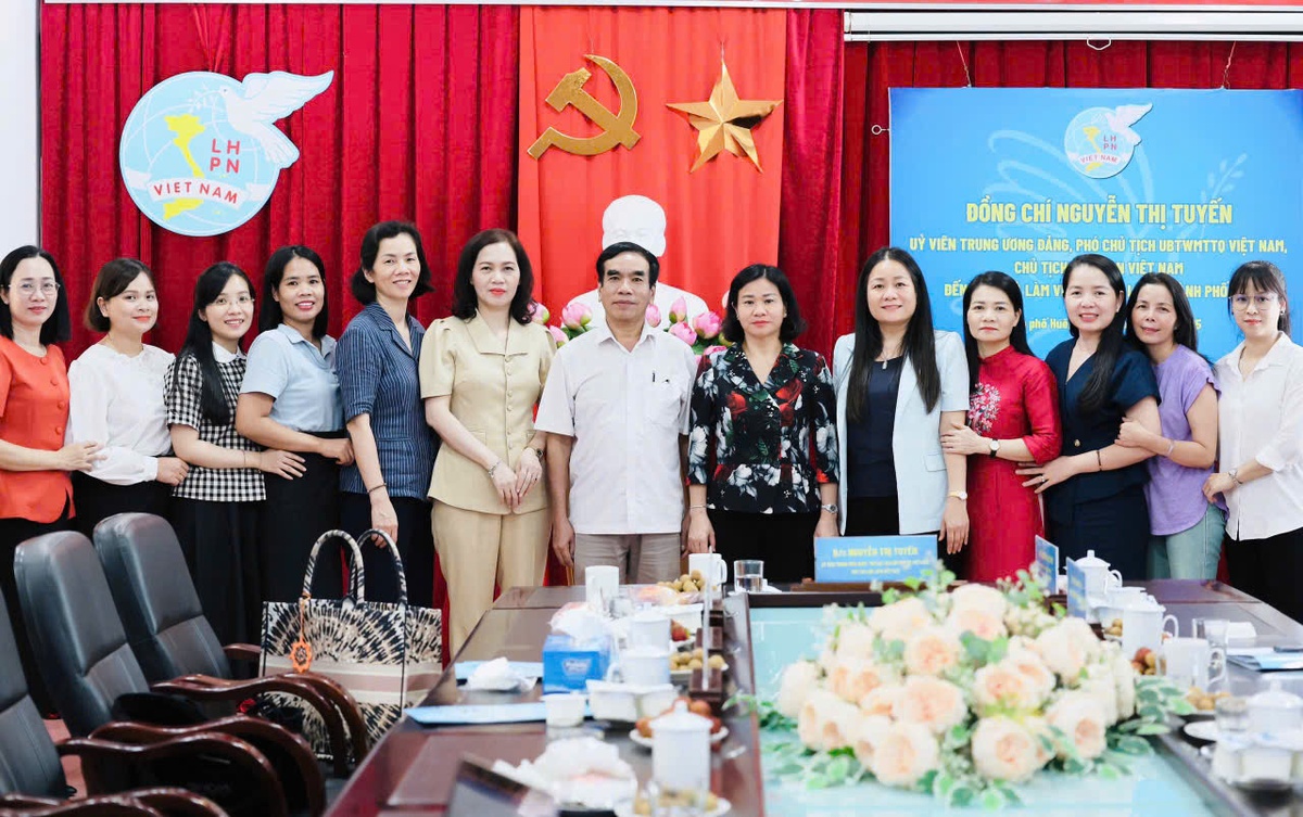 Lan tỏa giá trị văn hóa Huế, phát huy vai trò phụ nữ trong kỷ nguyên số- Ảnh 2.