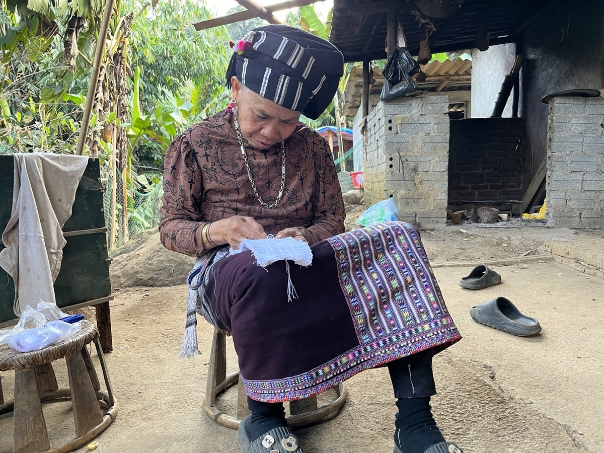 Bỏ hủ tục, xây dựng nếp sống mới ở Bản Thẳm- Ảnh 4.