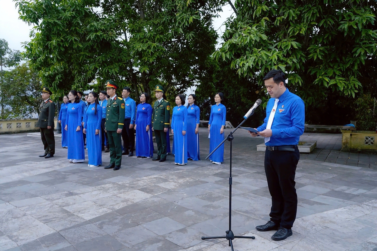 Tưởng niệm các Anh hùng liệt sĩ nơi biên cương Cao Bằng- Ảnh 4.