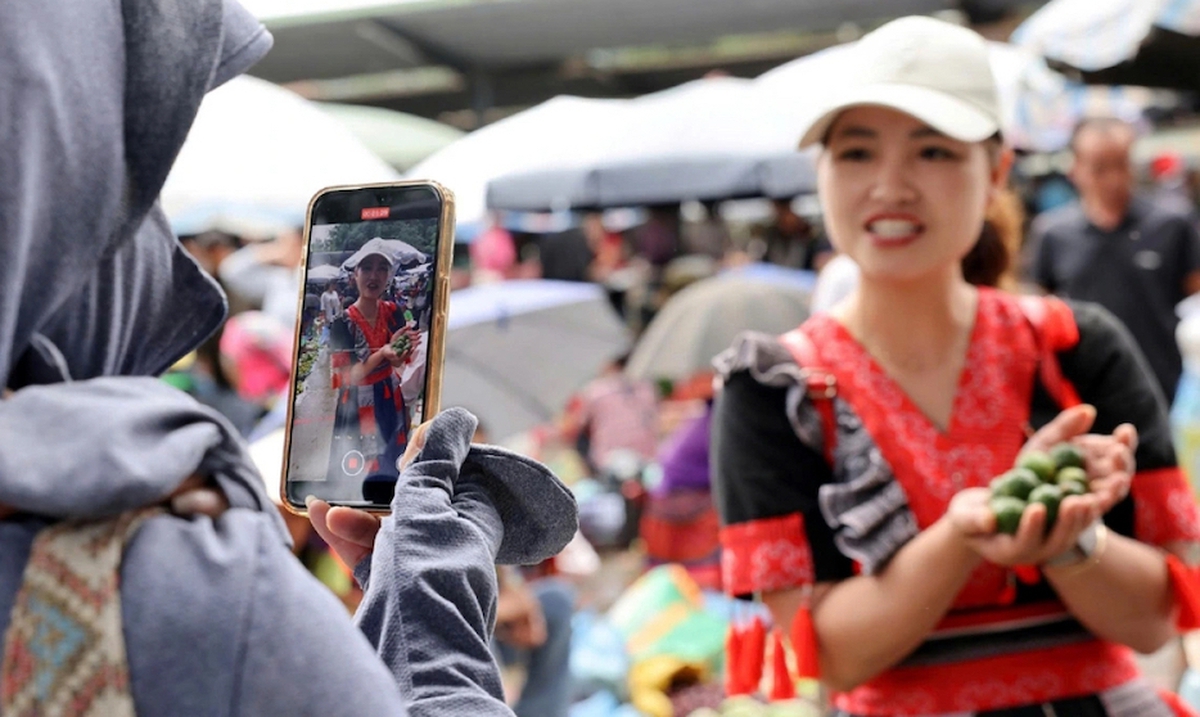 Phụ nữ dân tộc thiểu số và miền núi vượt rào cản phát triển thương mại thông qua công nghệ số- Ảnh 1.