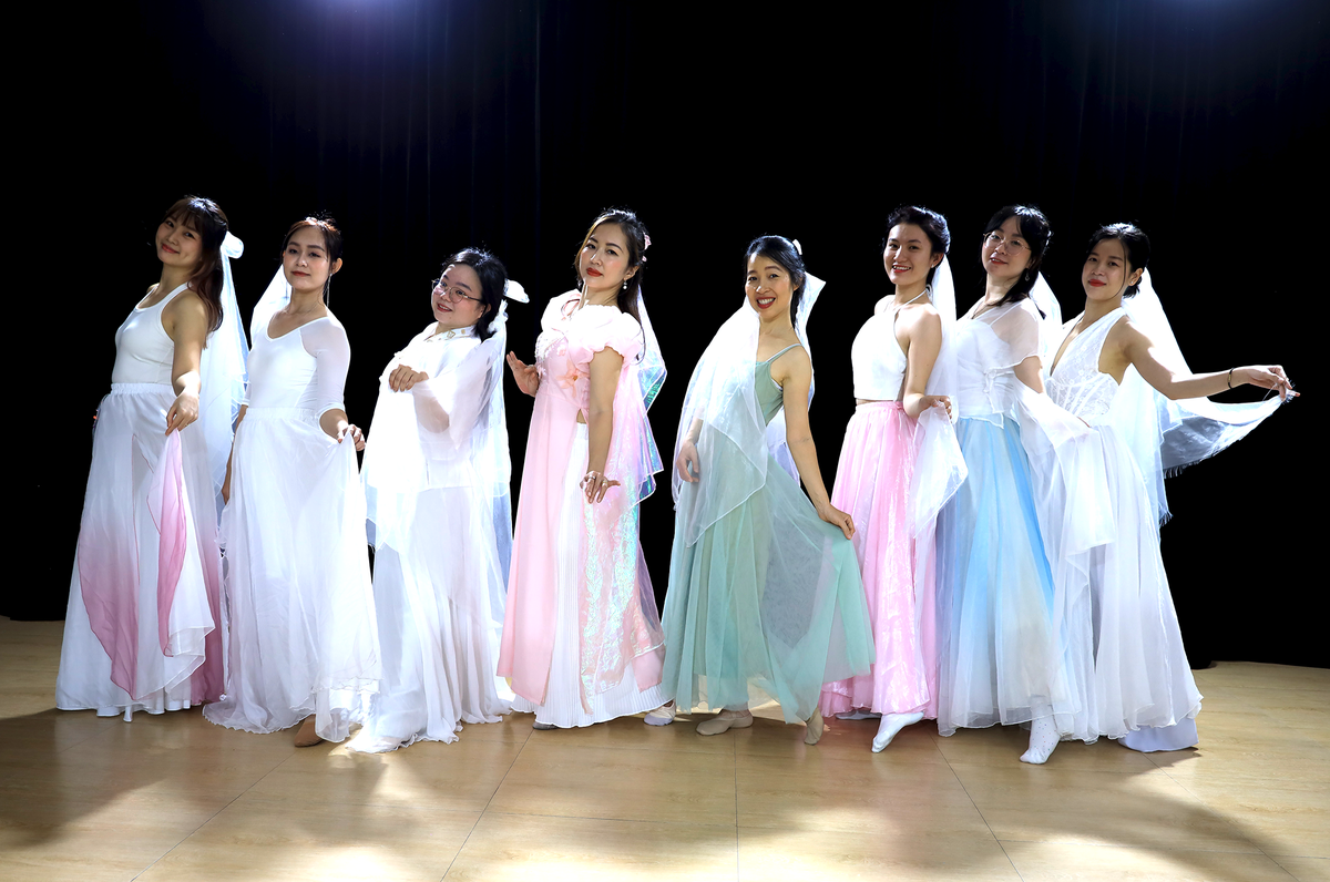 Học múa vì sức khỏe: Trào lưu tích cực của phụ nữ, trẻ em - Ảnh 2.