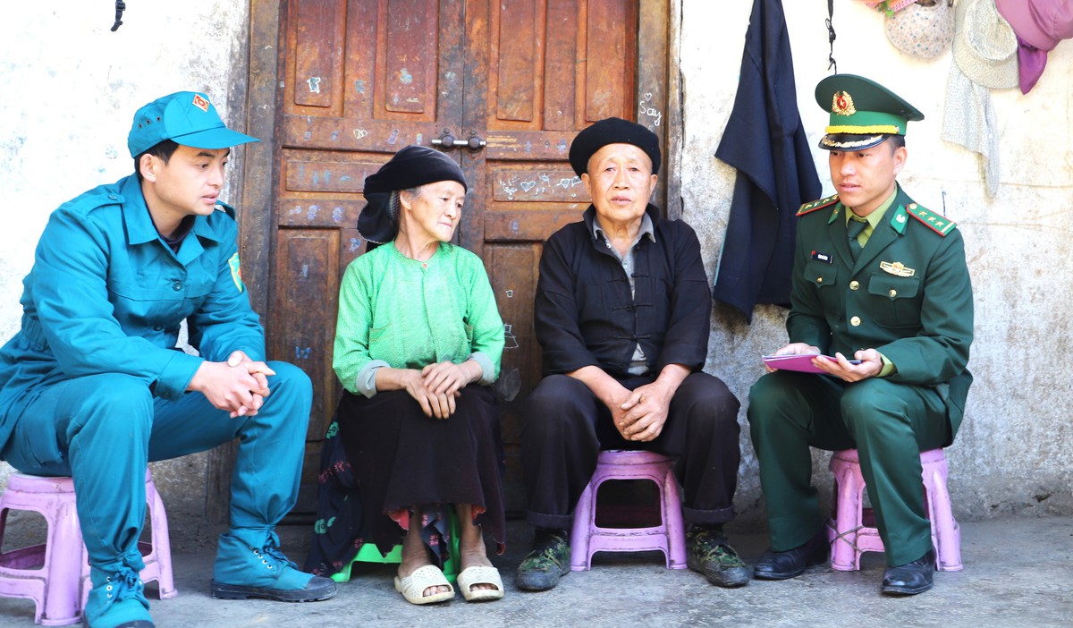 Điểm tựa trong cuộc chiến chống mua bán người nơi biên giới Phó Bảng- Ảnh 1. Điểm tựa trong cuộc chiến chống mua bán người nơi biên giới Phó Bảng- Ảnh 1.