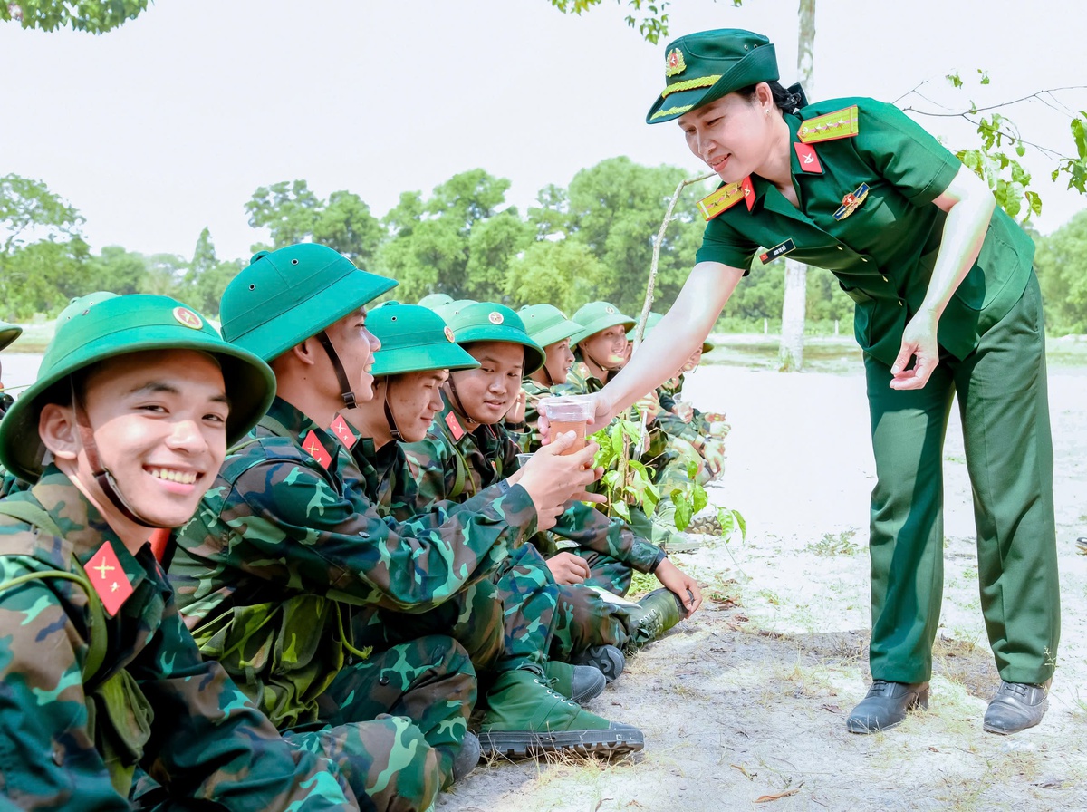 Dấu ấn sáng tạo, lan tỏa tinh thần nhân ái trong phong trào phụ nữ Quân khu 7- Ảnh 1.