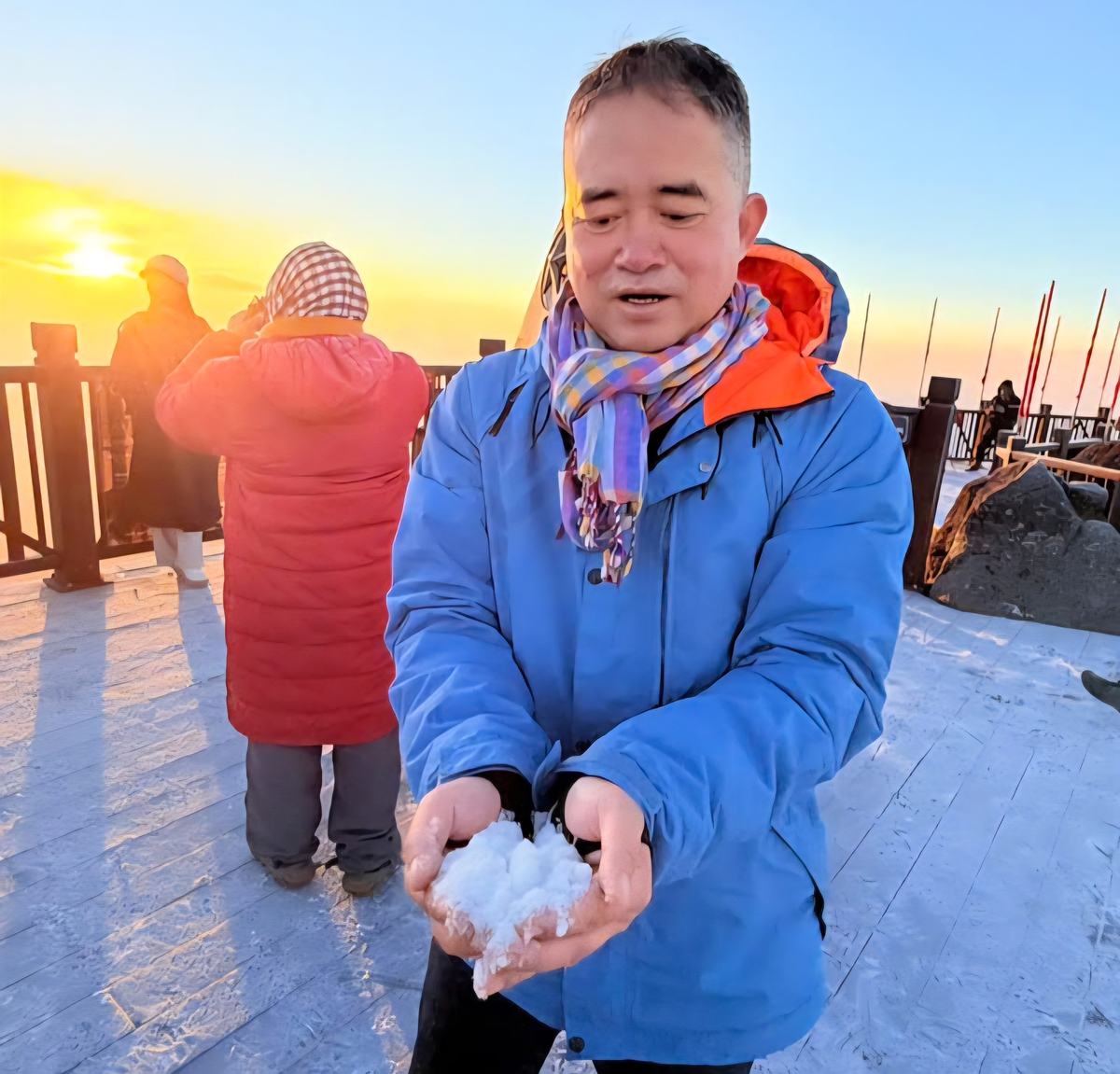 Băng giá phủ trắng đỉnh Fansipan ngày Giáng sinh- Ảnh 5.