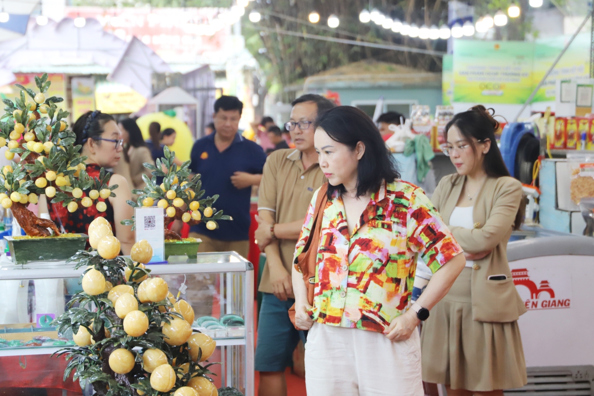 Sản phẩm OCOP miền núi phía Bắc thu hút người tiêu dùng TPHCM- Ảnh 1. Sản phẩm OCOP miền núi phía Bắc thu hút người tiêu dùng TPHCM- Ảnh 1.