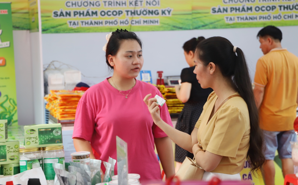 Sản phẩm OCOP miền núi phía Bắc thu hút người tiêu dùng TPHCM- Ảnh 4. Sản phẩm OCOP miền núi phía Bắc thu hút người tiêu dùng TPHCM- Ảnh 4.
