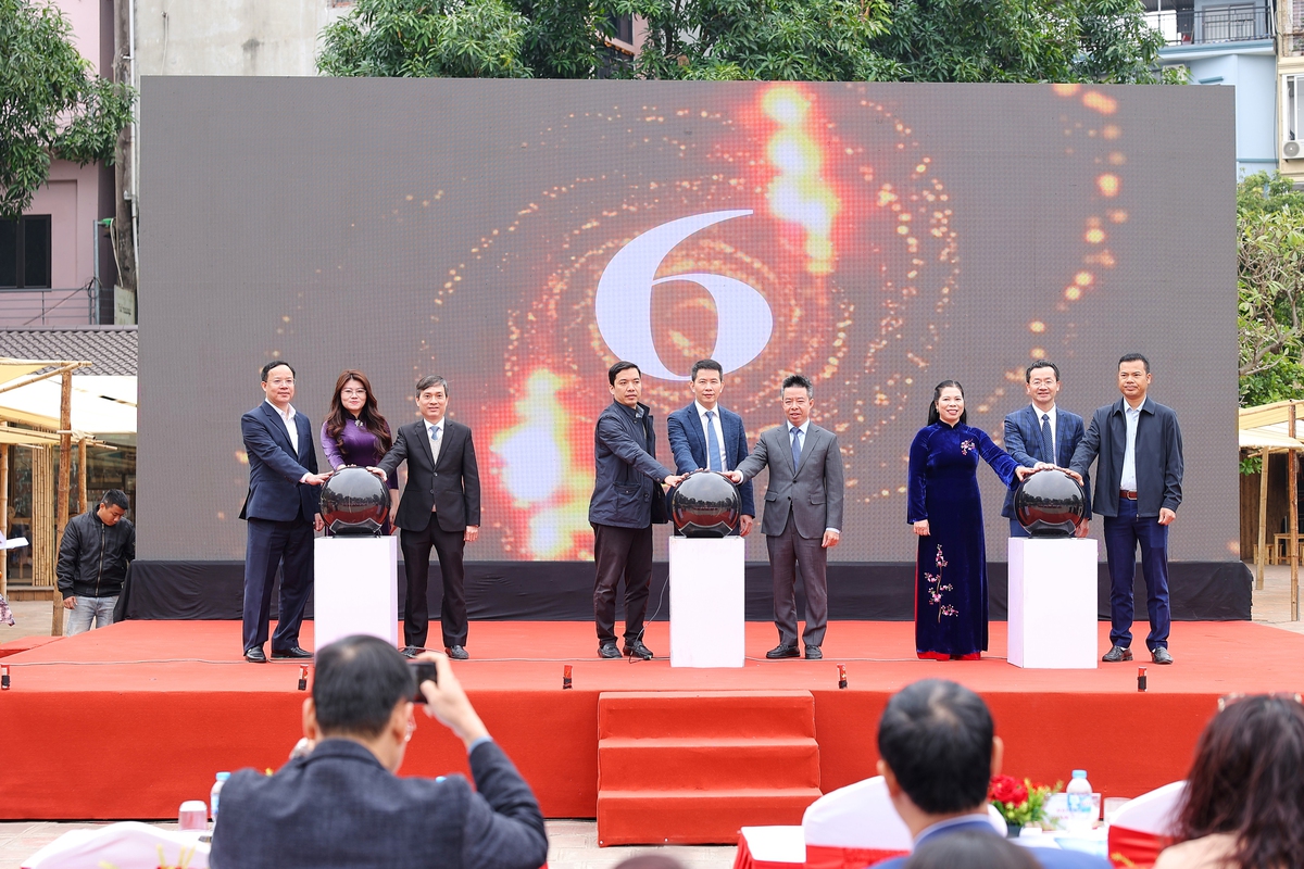 Hà Nội: Phát động thực hiện "Bộ tiêu chí về môi trường văn hóa trong lễ hội truyền thống"- Ảnh 2. Hà Nội: Phát động thực hiện "Bộ tiêu chí về môi trường văn hóa trong lễ hội truyền thống"- Ảnh 2.