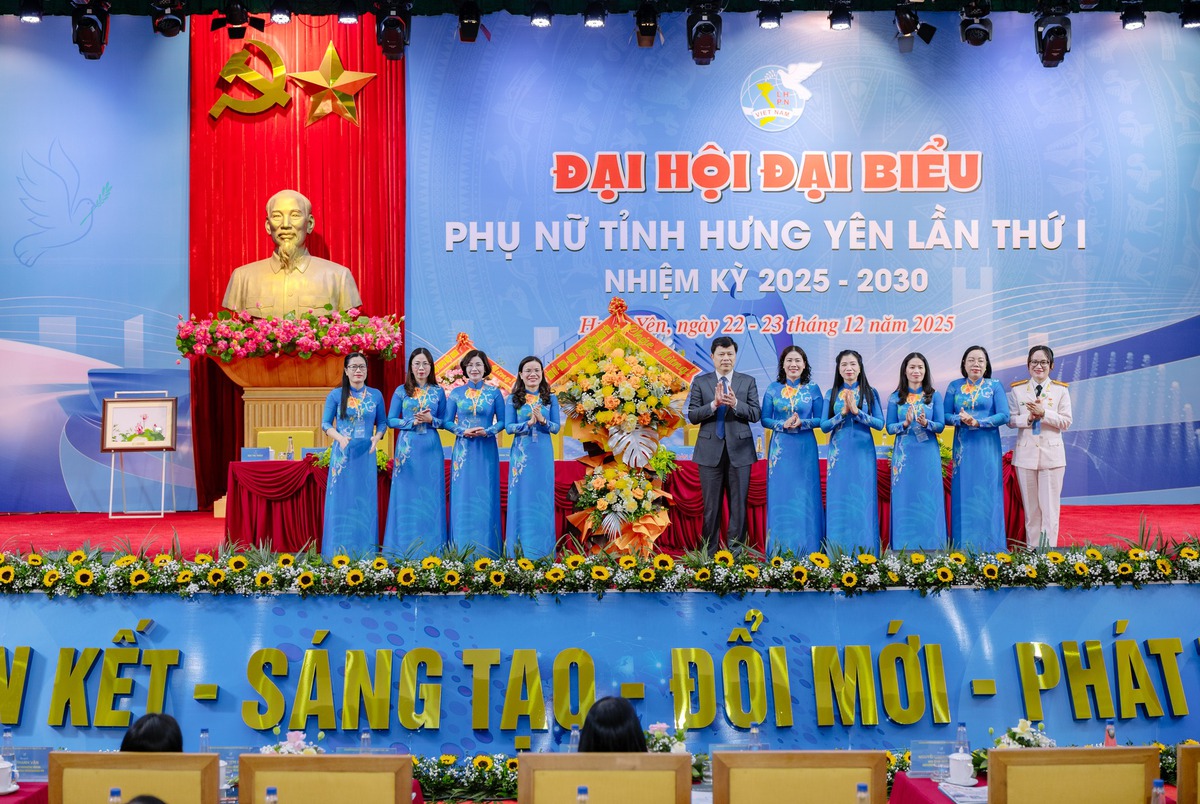 Những hình ảnh đáng nhớ của Đại hội đại biểu Phụ nữ tỉnh Hưng Yên lần thứ I- Ảnh 4.