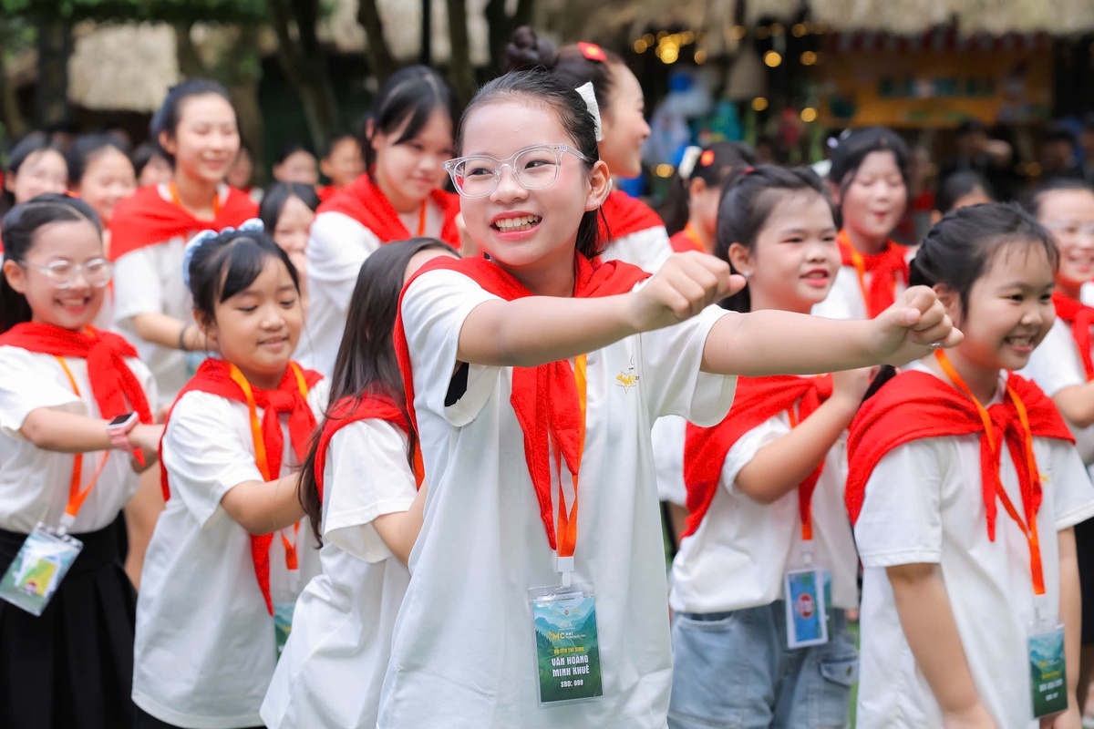 Nữ sinh Cao Bằng - 1 trong 5 đại biểu nhỏ tuổi nhất tại Đại hội Thi đua yêu nước toàn quốc lần thứ XI- Ảnh 4.